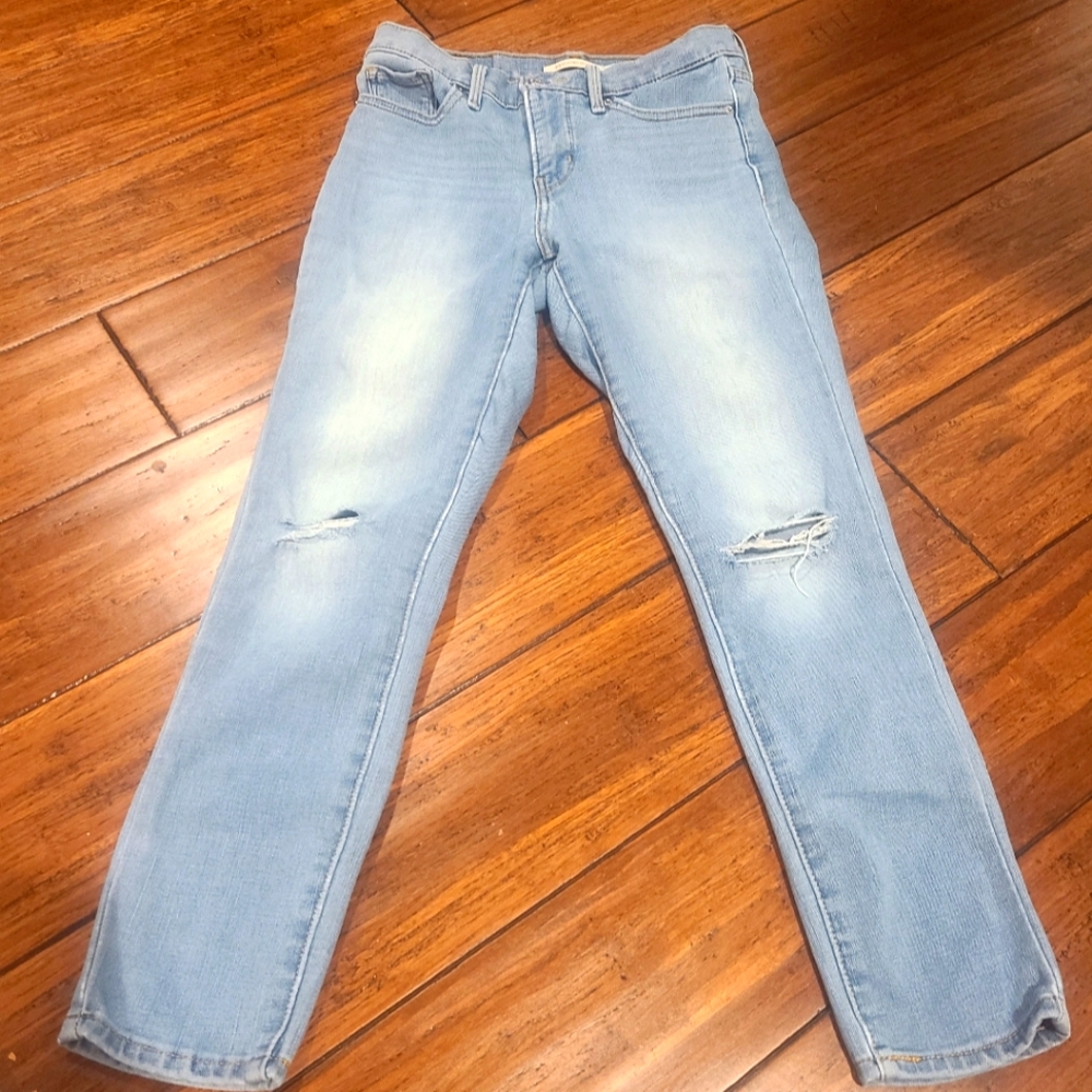 Levis shaping Jean's size 26